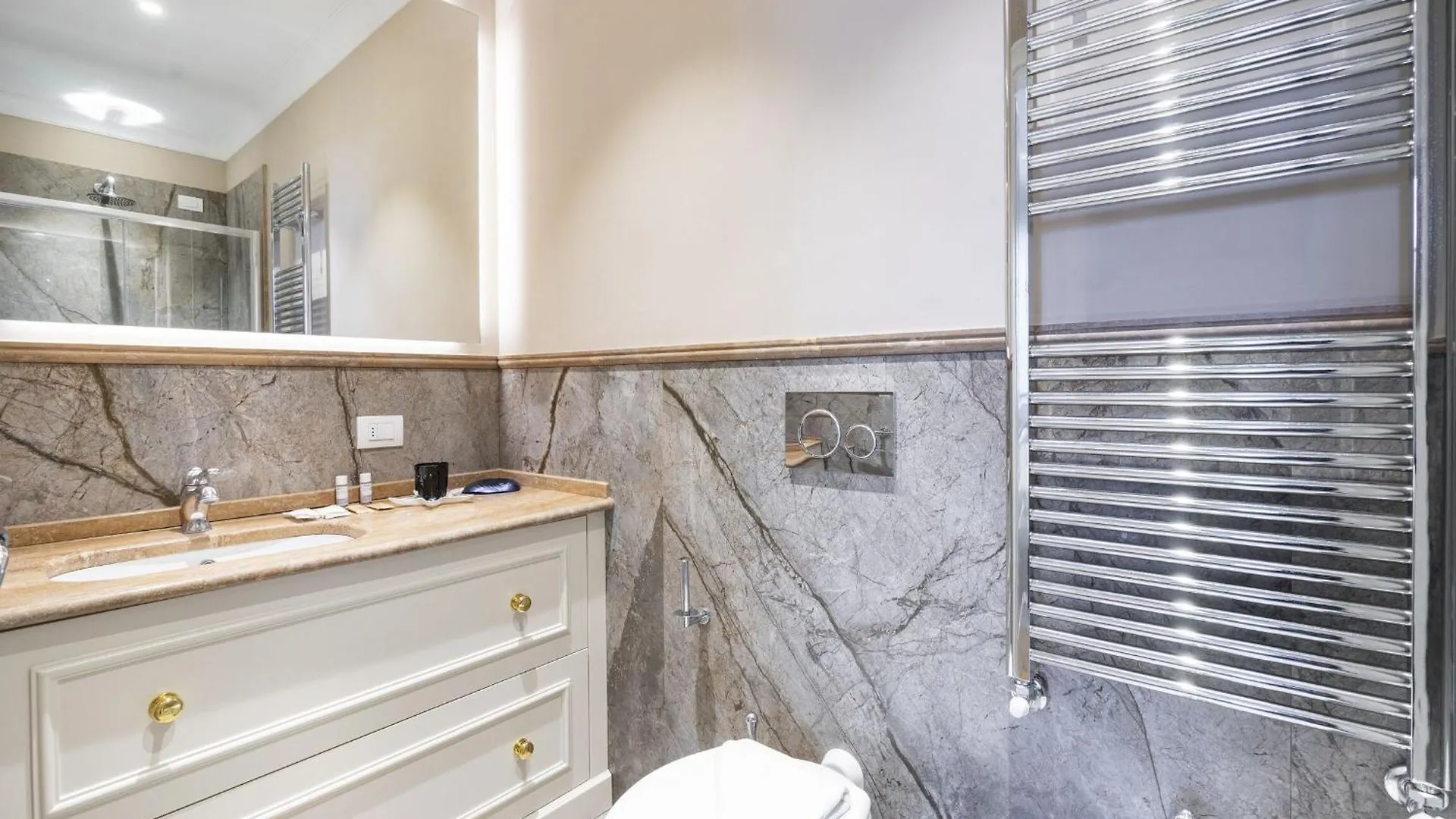 Albizi Penthouse Luxury Apartment In Florence By Palazzo Pazzi Vitali